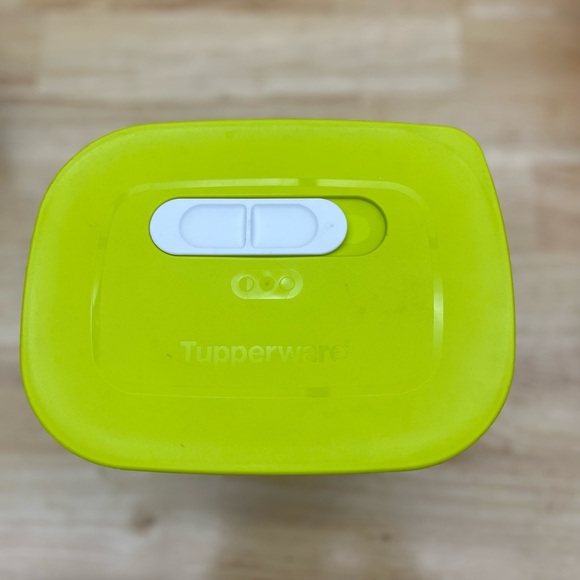 Tupperware FridgeSmart Small Deep Containers 1.8L #7286 MARGARITA Seal - Picture 2 of 3